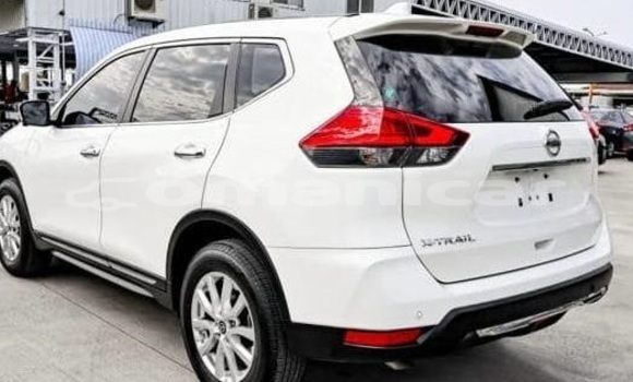 Buy Used Nissan X–Trail White Car in Muscat in Masqat Buy Used Nissan X–Trail White Car in Muscat in Masqat