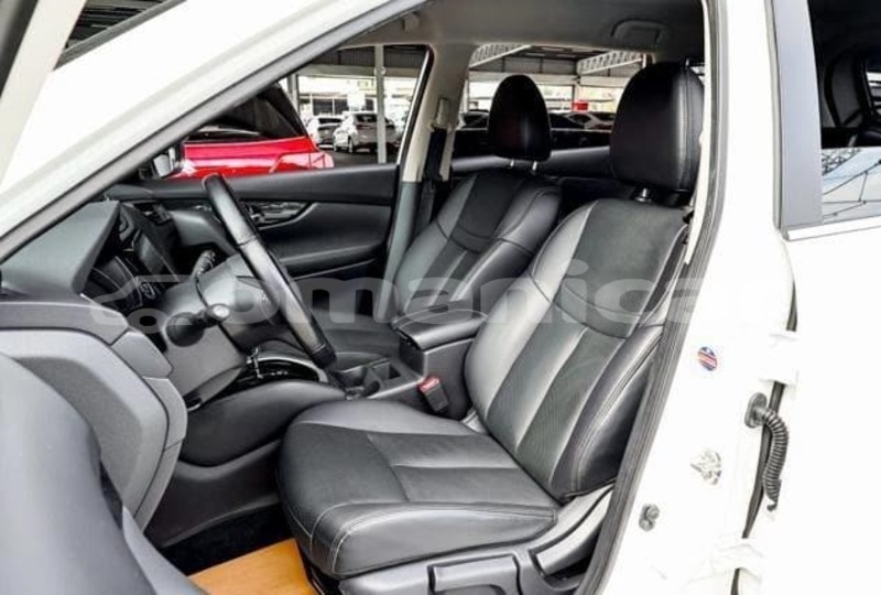 Big with watermark nissan x trail masqat muscat 8066