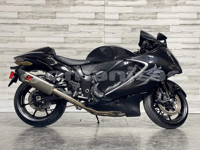 Big with watermark suzuki hayabusa masqat muscat 8068