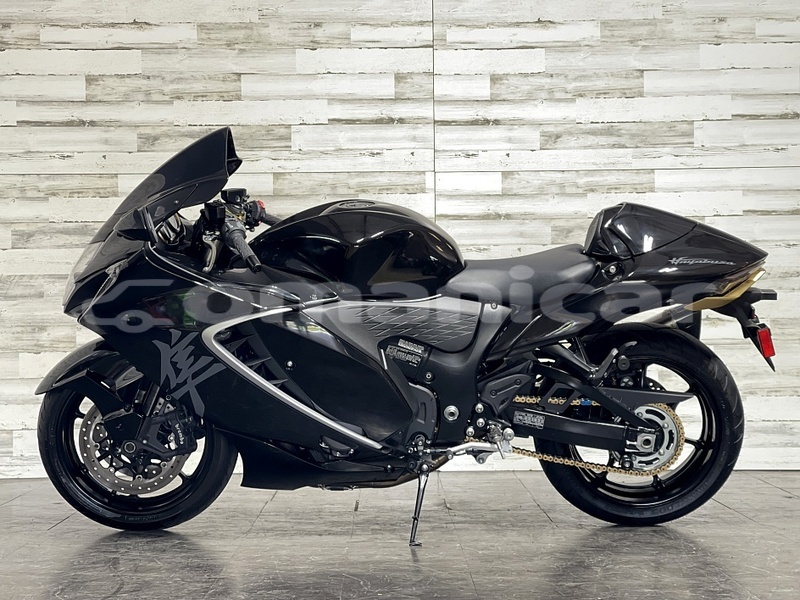 Big with watermark suzuki hayabusa masqat muscat 8068