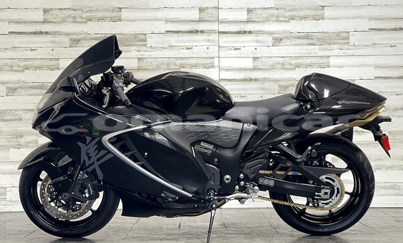 Buy Used Suzuki HAYABUSA Black Bike in Muscat in Masqat Buy Used Suzuki HAYABUSA Black Bike in Muscat in Masqat