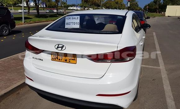 Buy Used Hyundai Elantra White Car in Muscat in Masqat Buy Used Hyundai Elantra White Car in Muscat in Masqat