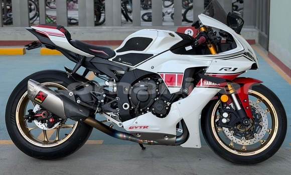 Buy Used Yamaha R1 White Bike in Muscat in Masqat