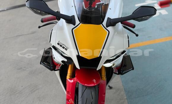 Buy Used Yamaha R1 White Bike in Muscat in Masqat Buy Used Yamaha R1 White Bike in Muscat in Masqat