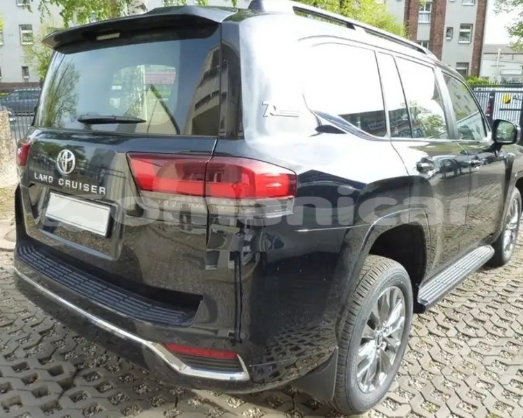 Big with watermark toyota land cruiser masqat qurayyat 8081