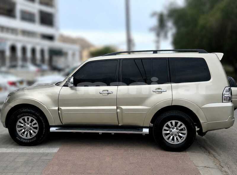 Big with watermark mitsubishi pajero masqat ruwi 8085