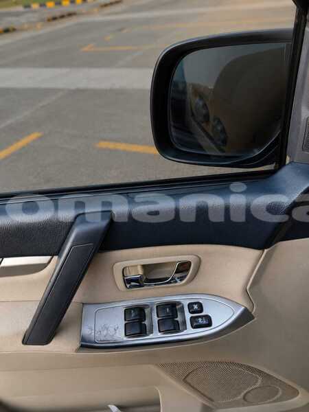 Big with watermark mitsubishi pajero masqat ruwi 8085