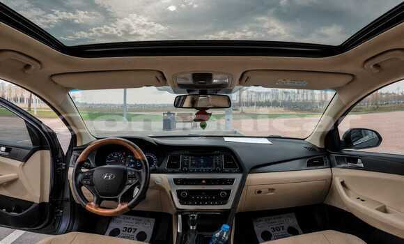 Buy Used Hyundai Sonata Silver Car in Ruwi in Masqat Buy Used Hyundai Sonata Silver Car in Ruwi in Masqat