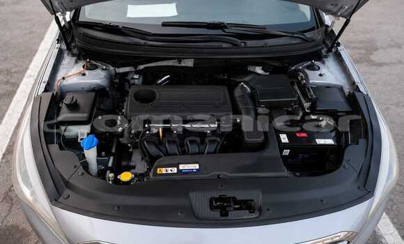 Buy Used Hyundai Sonata Silver Car in Ruwi in Masqat Buy Used Hyundai Sonata Silver Car in Ruwi in Masqat