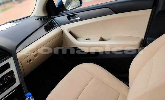 Buy Used Hyundai Sonata Silver Car in Ruwi in Masqat Buy Used Hyundai Sonata Silver Car in Ruwi in Masqat