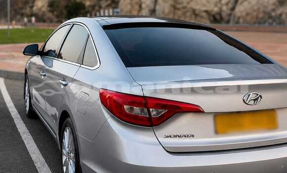 Buy Used Hyundai Sonata Silver Car in Ruwi in Masqat Buy Used Hyundai Sonata Silver Car in Ruwi in Masqat