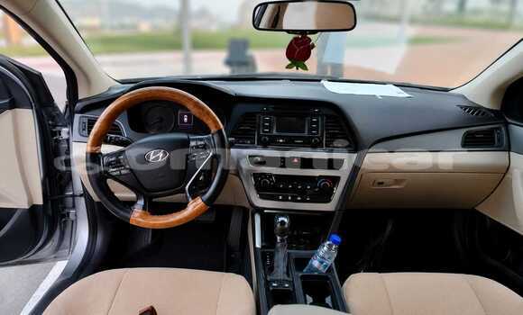 Buy Used Hyundai Sonata Silver Car in Ruwi in Masqat Buy Used Hyundai Sonata Silver Car in Ruwi in Masqat