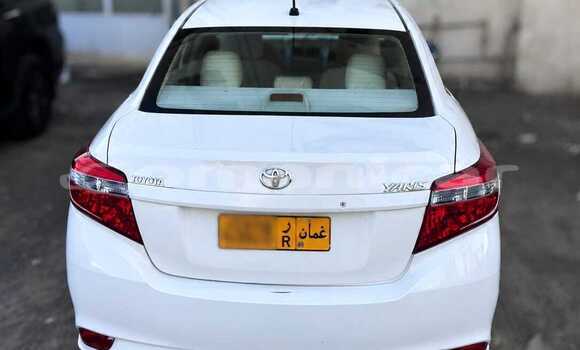 Buy Used Toyota Yaris White Car in Matrah in Masqat Buy Used Toyota Yaris White Car in Matrah in Masqat