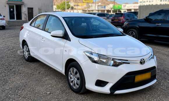 Buy Used Toyota Yaris White Car in Matrah in Masqat Buy Used Toyota Yaris White Car in Matrah in Masqat