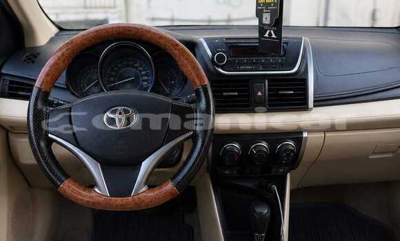 Buy Used Toyota Yaris White Car in Matrah in Masqat Buy Used Toyota Yaris White Car in Matrah in Masqat