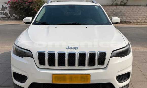 Buy Used Jeep Cherokee White Car in Barkah in al-Batinah Buy Used Jeep Cherokee White Car in Barkah in al-Batinah
