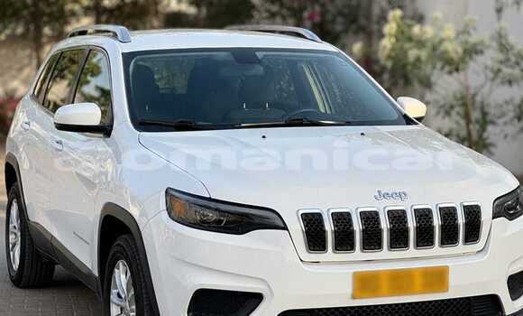 Buy Used Jeep Cherokee White Car in Barkah in al-Batinah Buy Used Jeep Cherokee White Car in Barkah in al-Batinah