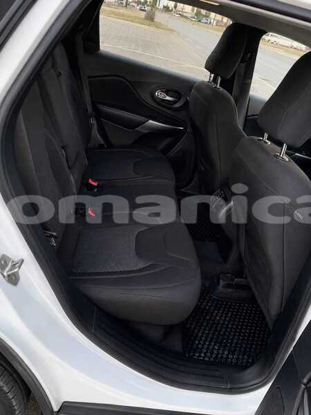 Big with watermark jeep cherokee al batinah barkah 8091