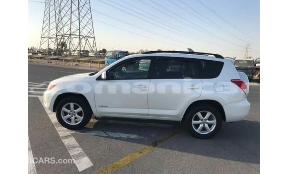 Buy Import Toyota 4Runner White Car in Import - Dubai in Dhufar Buy Import Toyota 4Runner White Car in Import - Dubai in Dhufar
