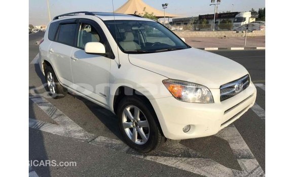 Buy Import Toyota 4Runner White Car in Import - Dubai in Dhufar Buy Import Toyota 4Runner White Car in Import - Dubai in Dhufar