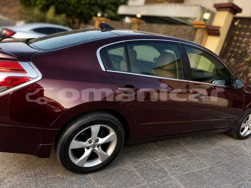 Big with watermark nissan altima masqat wadi al kabir 8094