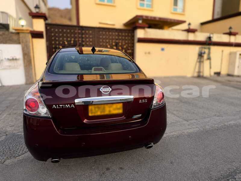 Big with watermark nissan altima masqat wadi al kabir 8094