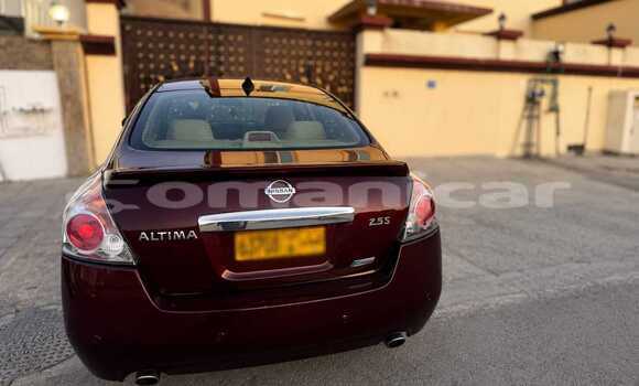 Buy Used Nissan Altima Red Car in Wadi Al Kabir in Masqat Buy Used Nissan Altima Red Car in Wadi Al Kabir in Masqat