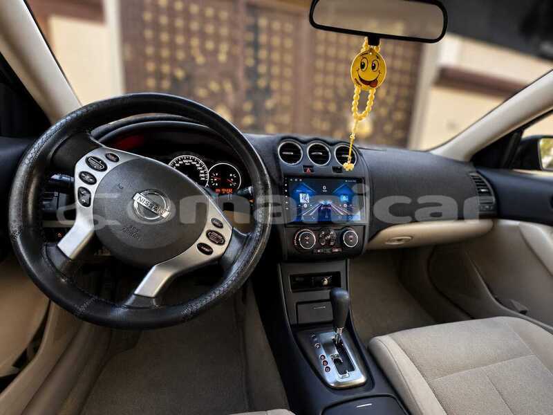 Big with watermark nissan altima masqat wadi al kabir 8094