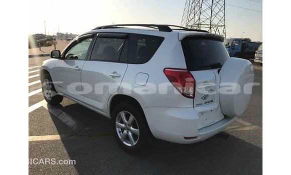 Buy Import Toyota 4Runner White Car in Import - Dubai in Dhufar Buy Import Toyota 4Runner White Car in Import - Dubai in Dhufar