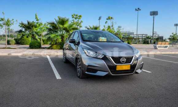 Buy Used Nissan Versa Silver Car in Wadi Al Kabir in Masqat Buy Used Nissan Versa Silver Car in Wadi Al Kabir in Masqat