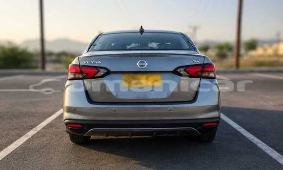Buy Used Nissan Versa Silver Car in Wadi Al Kabir in Masqat Buy Used Nissan Versa Silver Car in Wadi Al Kabir in Masqat