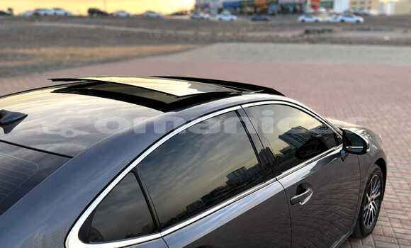 Buy Used Lexus ES Silver Car in as–Sib in Masqat Buy Used Lexus ES Silver Car in as–Sib in Masqat