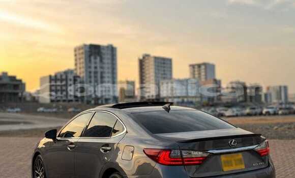 Buy Used Lexus ES Silver Car in as–Sib in Masqat Buy Used Lexus ES Silver Car in as–Sib in Masqat