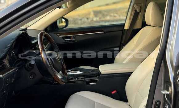 Buy Used Lexus ES Silver Car in as–Sib in Masqat Buy Used Lexus ES Silver Car in as–Sib in Masqat