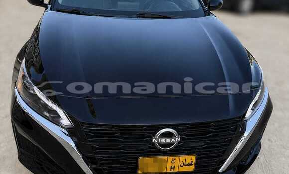 Buy Used Nissan Altima Black Car in Al khuwair in al-Batinah Buy Used Nissan Altima Black Car in Al khuwair in al-Batinah