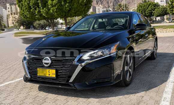 Buy Used Nissan Altima Black Car in Al khuwair in al-Batinah Buy Used Nissan Altima Black Car in Al khuwair in al-Batinah