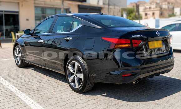 Buy Used Nissan Altima Black Car in Al khuwair in al-Batinah Buy Used Nissan Altima Black Car in Al khuwair in al-Batinah