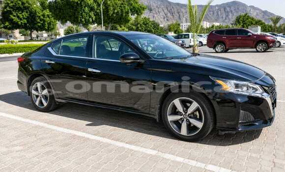 Buy Used Nissan Altima Black Car in Al khuwair in al-Batinah Buy Used Nissan Altima Black Car in Al khuwair in al-Batinah