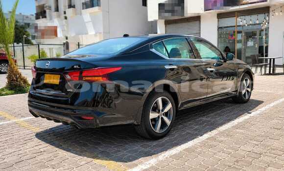Buy Used Nissan Altima Black Car in Al khuwair in al-Batinah Buy Used Nissan Altima Black Car in Al khuwair in al-Batinah