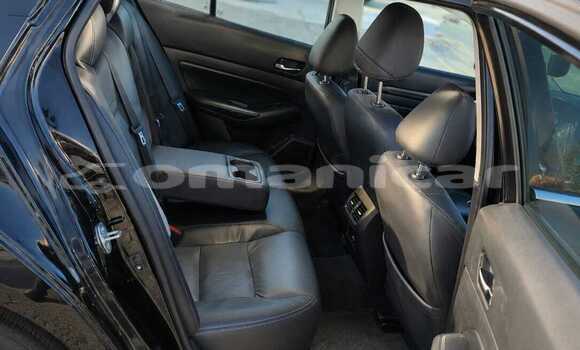 Buy Used Nissan Altima Black Car in Al khuwair in al-Batinah Buy Used Nissan Altima Black Car in Al khuwair in al-Batinah