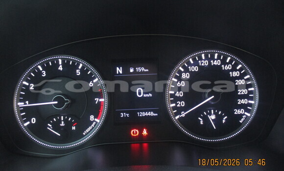 Buy Used Hyundai Santa Fe Silver Car in Al khuwair in al-Batinah