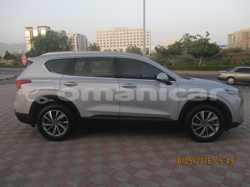 Big with watermark hyundai santa fe al batinah al khuwair 8106