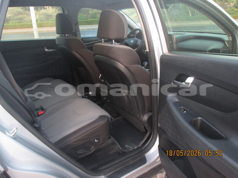 Big with watermark hyundai santa fe al batinah al khuwair 8106