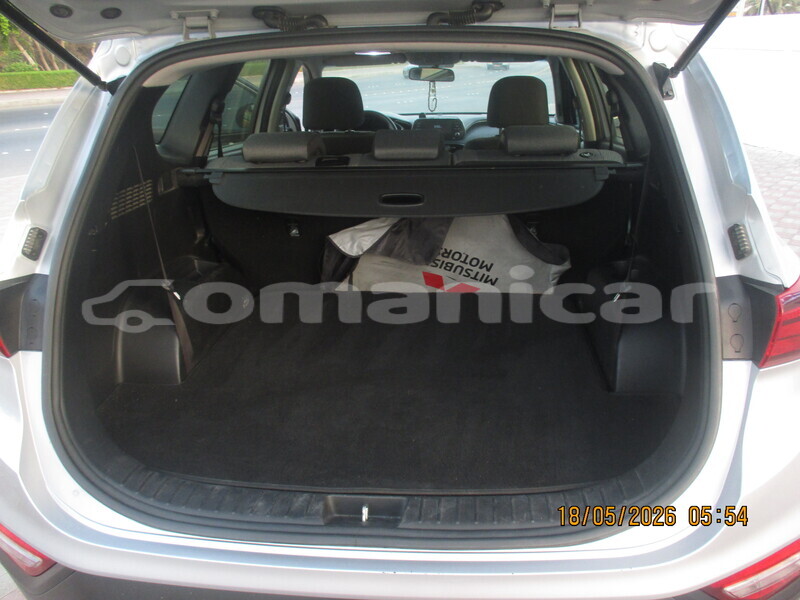 Big with watermark hyundai santa fe al batinah al khuwair 8106