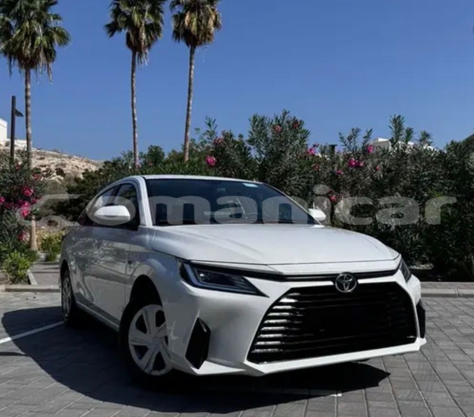 Big with watermark toyota yaris masqat azaiba 8127