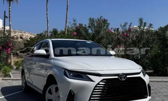 Buy Used Toyota Yaris White Car in Azaiba in Masqat