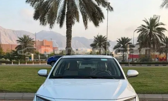 Buy Used Toyota Yaris White Car in Azaiba in Masqat Buy Used Toyota Yaris White Car in Azaiba in Masqat