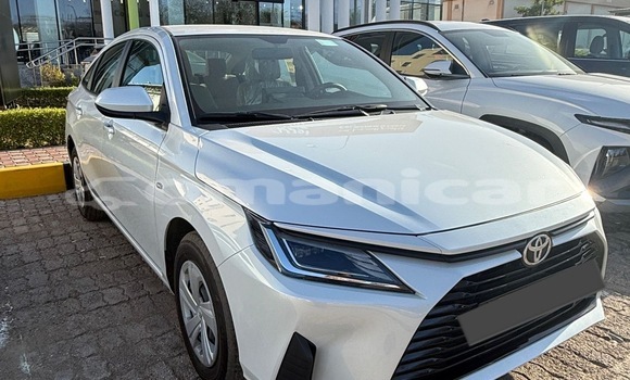 Buy Used Toyota Yaris White Car in Azaiba in Masqat Buy Used Toyota Yaris White Car in Azaiba in Masqat