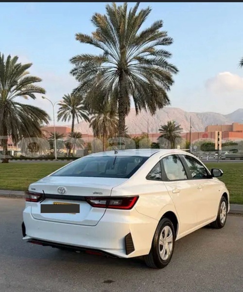 Big with watermark toyota yaris masqat azaiba 8127