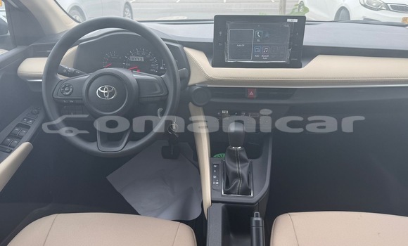 Buy Used Toyota Yaris White Car in Azaiba in Masqat Buy Used Toyota Yaris White Car in Azaiba in Masqat